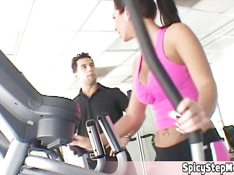 Cute golddigger having a workout and a quickie fuck From my archive Its an oldie bug goldie