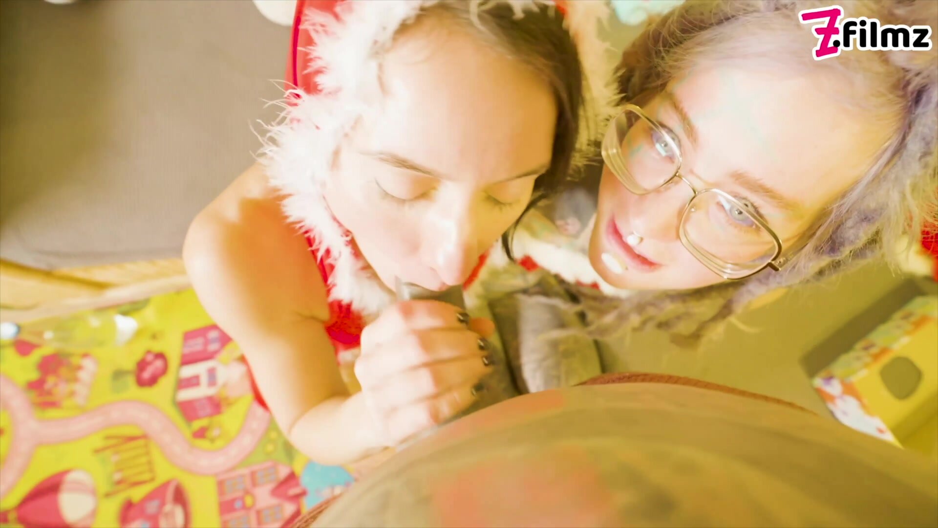 Happy Xmas with Anuskatzz, Miss Flora, and Lily Lu