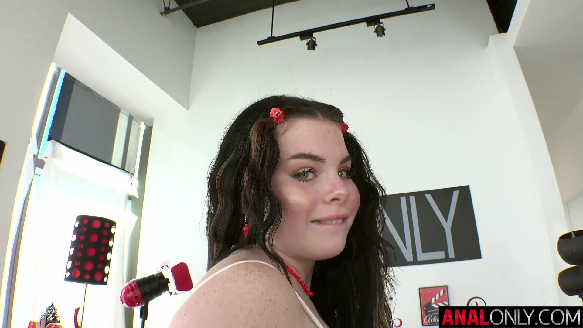 ANAL ONLY Slipping it in Lola Valentine's butt